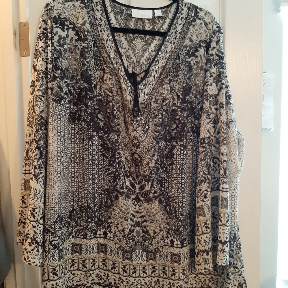 Black and white blouse